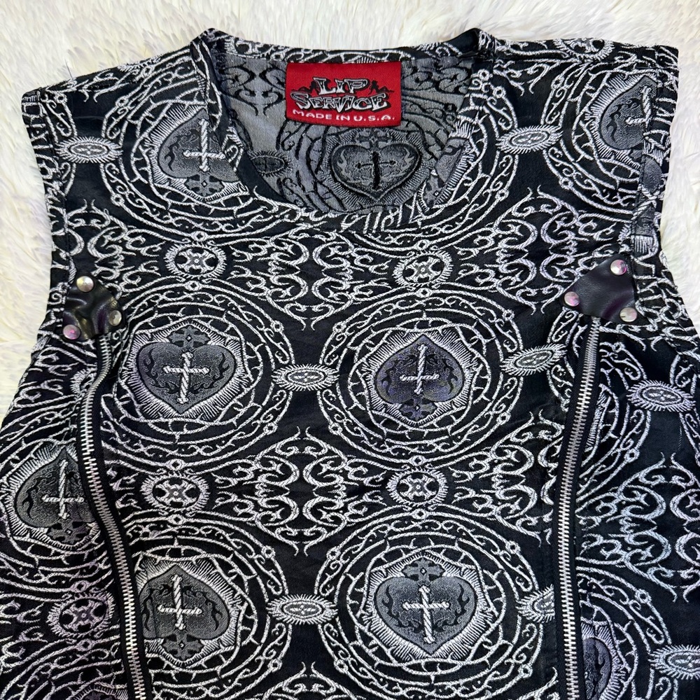 Lip Service Black Cross & Heart Zipper Side Tie Sleeveless Top - Picture 3 of 14